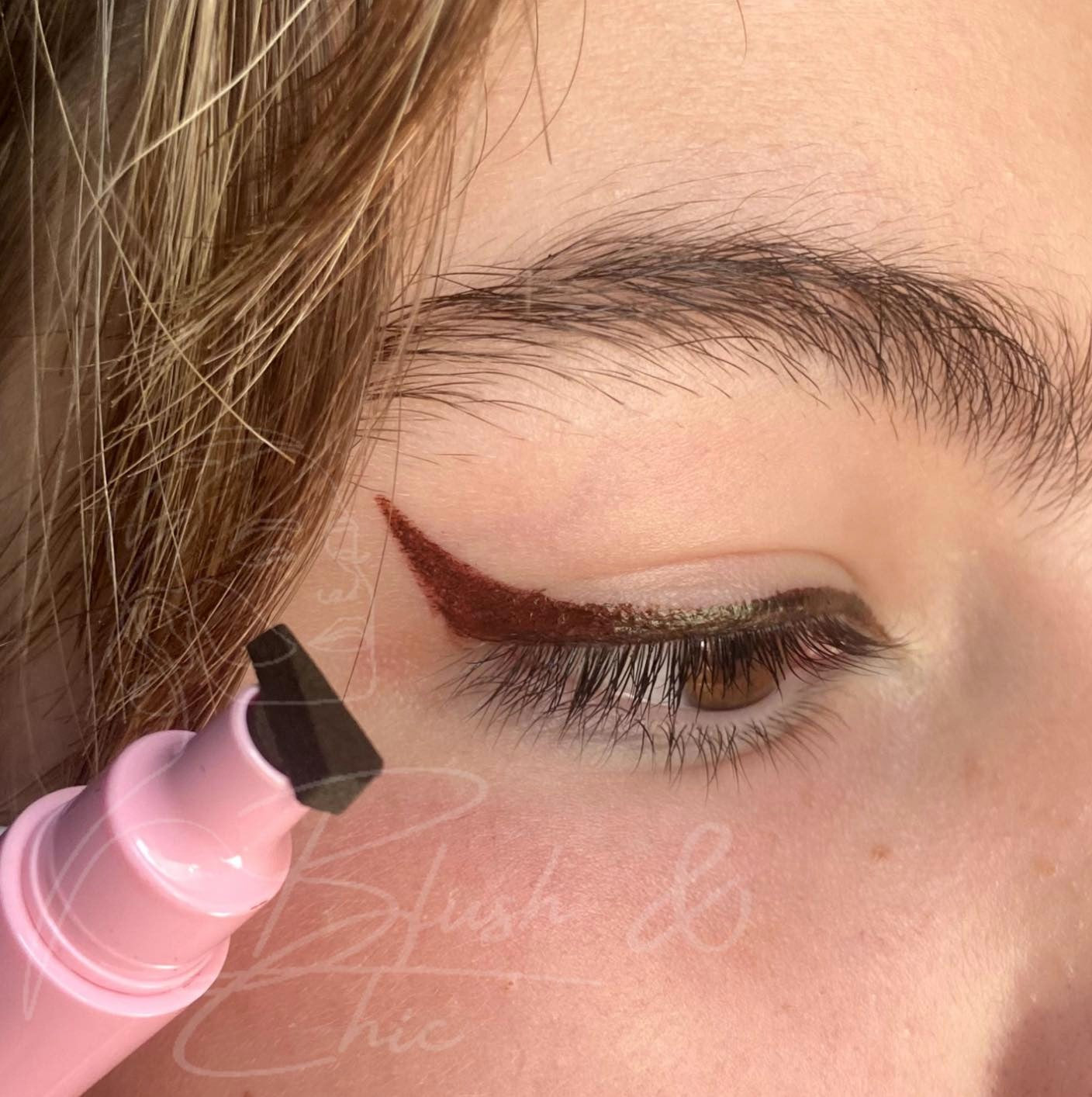 Wing Eyeliner Pen with Stamp